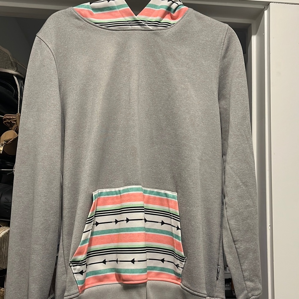Stylish hoodie with hood and pocket line designs